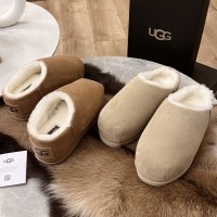 Зимние угги-тапочки UGG Pumped Slide