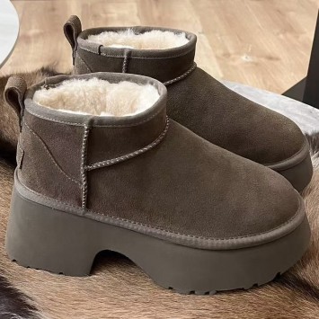 Зимние угги UGG Classic Ultra на платформе