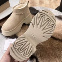 Зимние угги UGG Classic Ultra на платформе