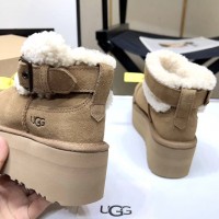 Зимние угги UGG Mini Belted Roller