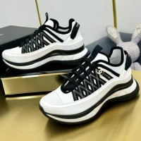 Комбинированные кроссовки Chanel с логотипом