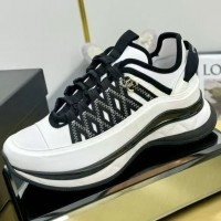 Комбинированные кроссовки Chanel с логотипом