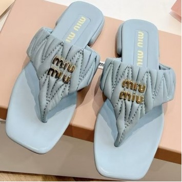 Кожаные шлепанцы Miu Miu Wander PREMIUM качества