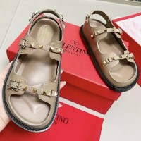 Сандалии Valentino Rockstud
