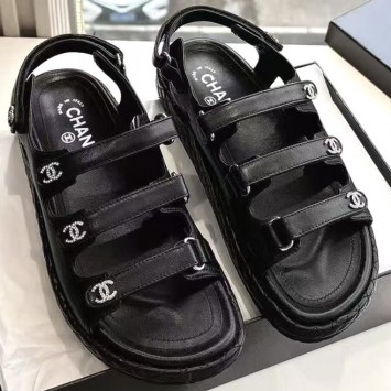 Сандалии Chanel с узкими ремешками