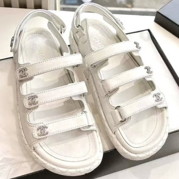 Сандалии Chanel с узкими ремешками