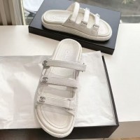 Шлепанцы Chanel с узкими ремешками