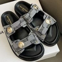 Шлепанцы Balenciaga BB