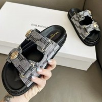 Шлепанцы Balenciaga BB