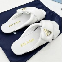 Шлепанцы Prada с логотипом