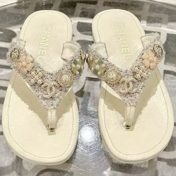 Шлепанцы Chanel с декоративными камнями PREMIUM качества