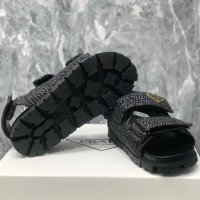 Плетеные сандалии Prada с логотипом