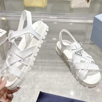 Резиновые сандалии Prada с перекрестными ремешками