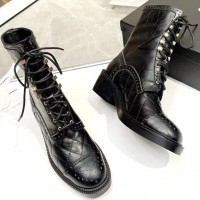 Ботинки Chanel со шнуровкой и перфорацией