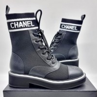 Ботинки Chanel с текстильной вставкой