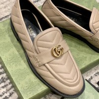 Лоферы Gucci с эмблемой Double G