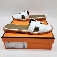 Кожаные сандалии Hermes с культовым вырезом