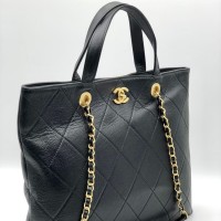 Стеганая сумка-тоут Chanel с зернистой текстурой