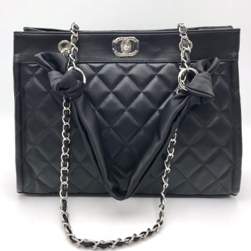 Стеганая сумка-тоут Chanel прямоугольной формы
