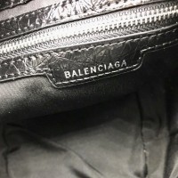Сумка-ведро Balenciaga Le Cagole