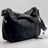Вместительная сумка Chanel с логотипом