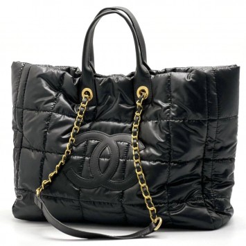 Стеганая сумка Chanel с монограммой CC