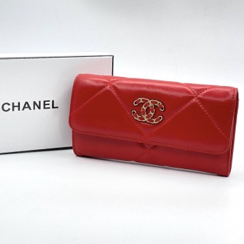 Кожаный кошелек Chanel с логотипом