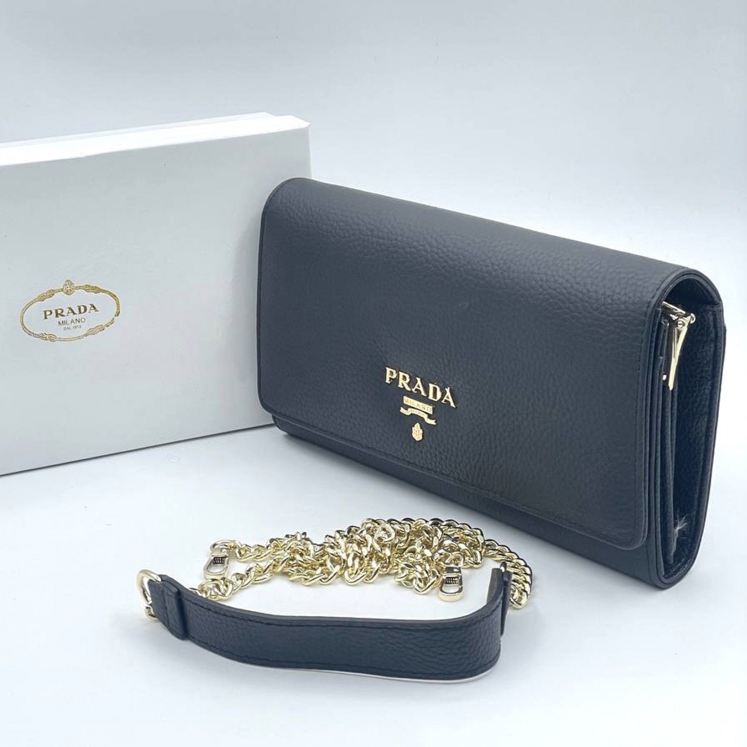 Клатч прада. Сумка прада клатч. Сумочки прада клатч. Черный клатч прада на цепочке. Prada small saffiano leather wallet, women, black prada.