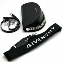 Сумка Givenchy с цепочкой