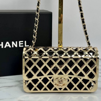 Сумка Chanel со съемным металлическим кейсом