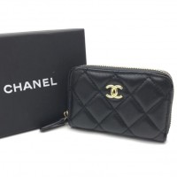 Кожаный кошелек Chanel с логотипом