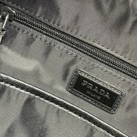 Рюкзак Prada с логотипом