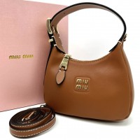 Кожаная мини-сумка Miu Miu с ручкой