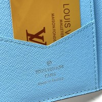 Обложка для паспорта Louis Vuitton из канвы Monogram