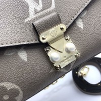 Сумка Louis Vuitton Pochette Metis East West