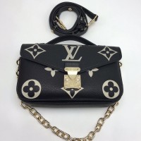 Сумка Louis Vuitton Pochette Metis East West