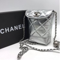 Стеганая мини-сумка Chanel с логотипом CC