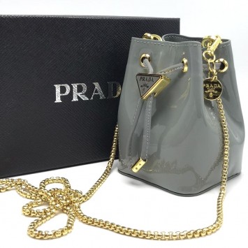 Мини-сумка Prada из лакированной кожи