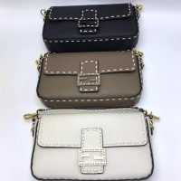 Сумка Fendi Baguette с крупными стежками