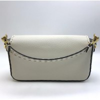 Сумка Fendi Baguette с крупными стежками