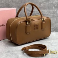 Кожаная сумка Miu Miu Arcadie