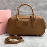 Кожаная сумка Miu Miu Arcadie