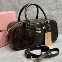 Кожаная сумка Miu Miu Arcadie