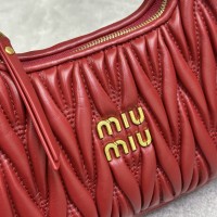 Кожаная сумка Miu Miu Wander