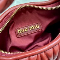 Кожаная сумка Miu Miu Wander