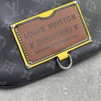 Поясная сумка Louis Vuitton Discovery