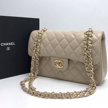 Стеганая сумка Chanel Timeless