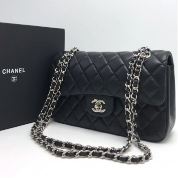 Стеганая сумка Chanel Timeless