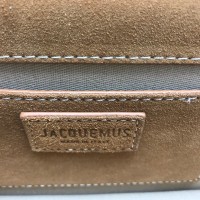 Замшевая сумка Jacquemus Le Bambino