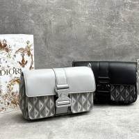 Сумка Dior Hit the Road